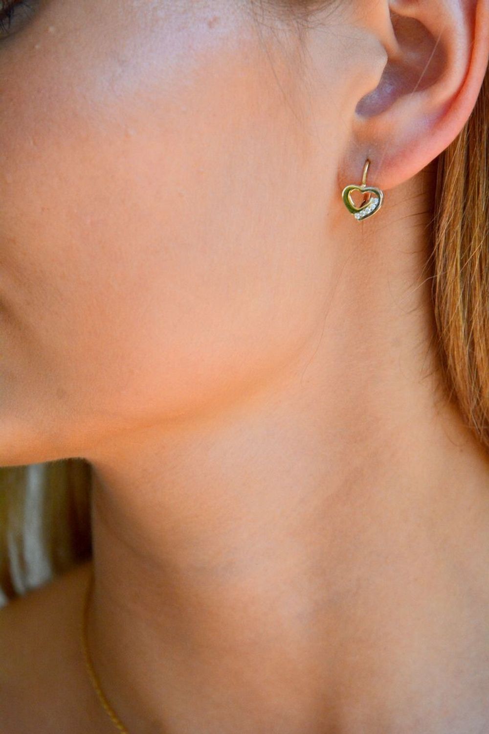 Złote kolczyki damskie 375 serduszka wiszące z cyrkoniami KL 1771A 375 (2).jpg